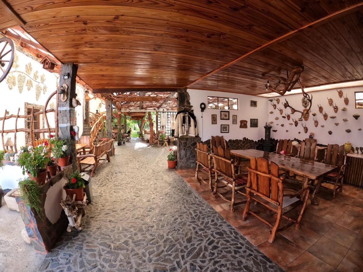 Hotel Casa Vlad Haţeg Esterno foto