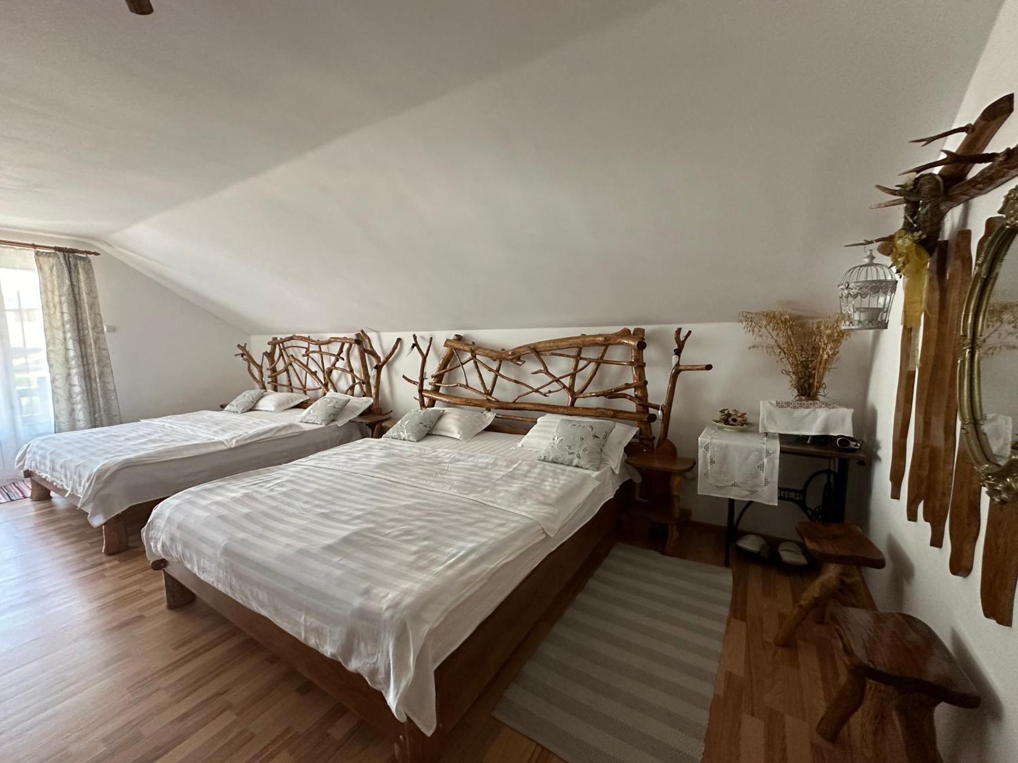 Hotel Casa Vlad Haţeg Esterno foto